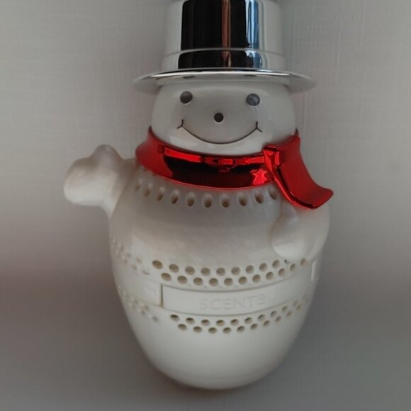 RETRO Bath and Body Works Scentbug Frosty the Snowman Preowned SLATKIN & CO. - Picture 3 of 6